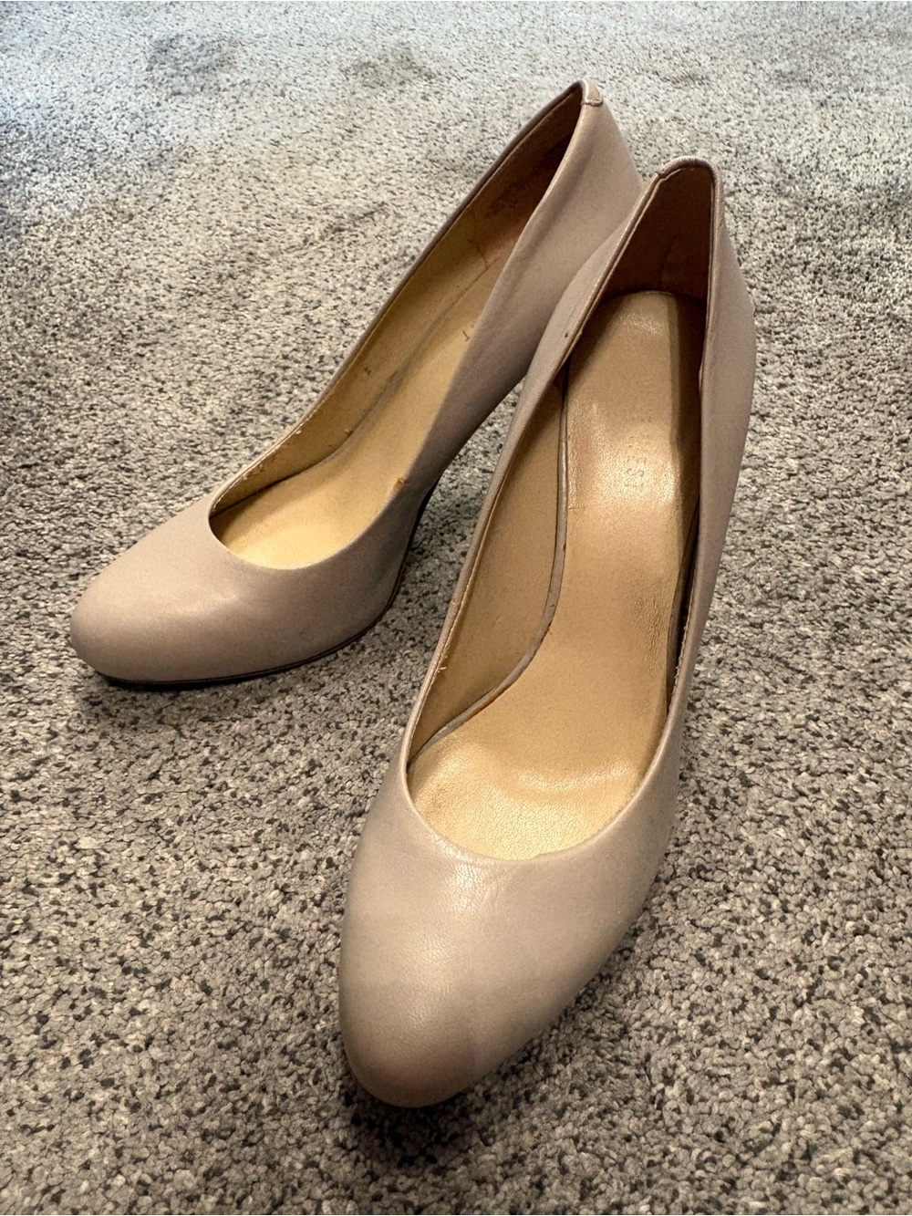 Nine West Grey Leather Round-Toe Pumps with Hidden Platform